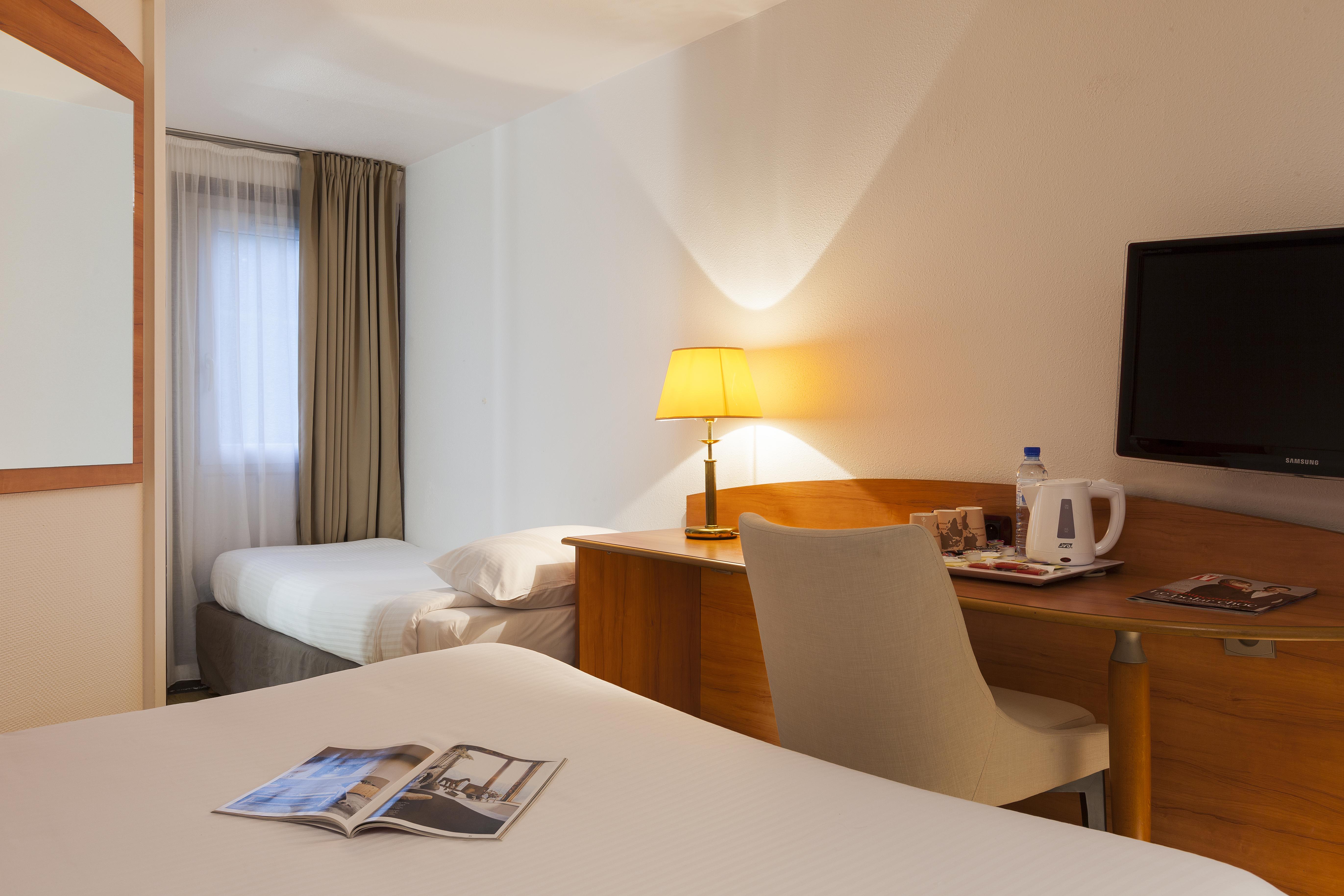 Comfort Hotel Évreux Εξωτερικό φωτογραφία