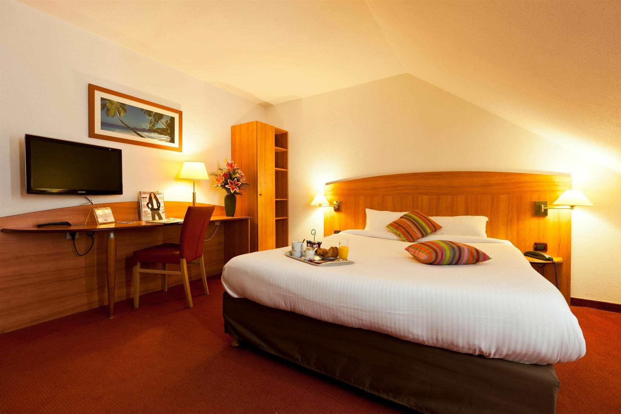 Comfort Hotel Évreux Εξωτερικό φωτογραφία